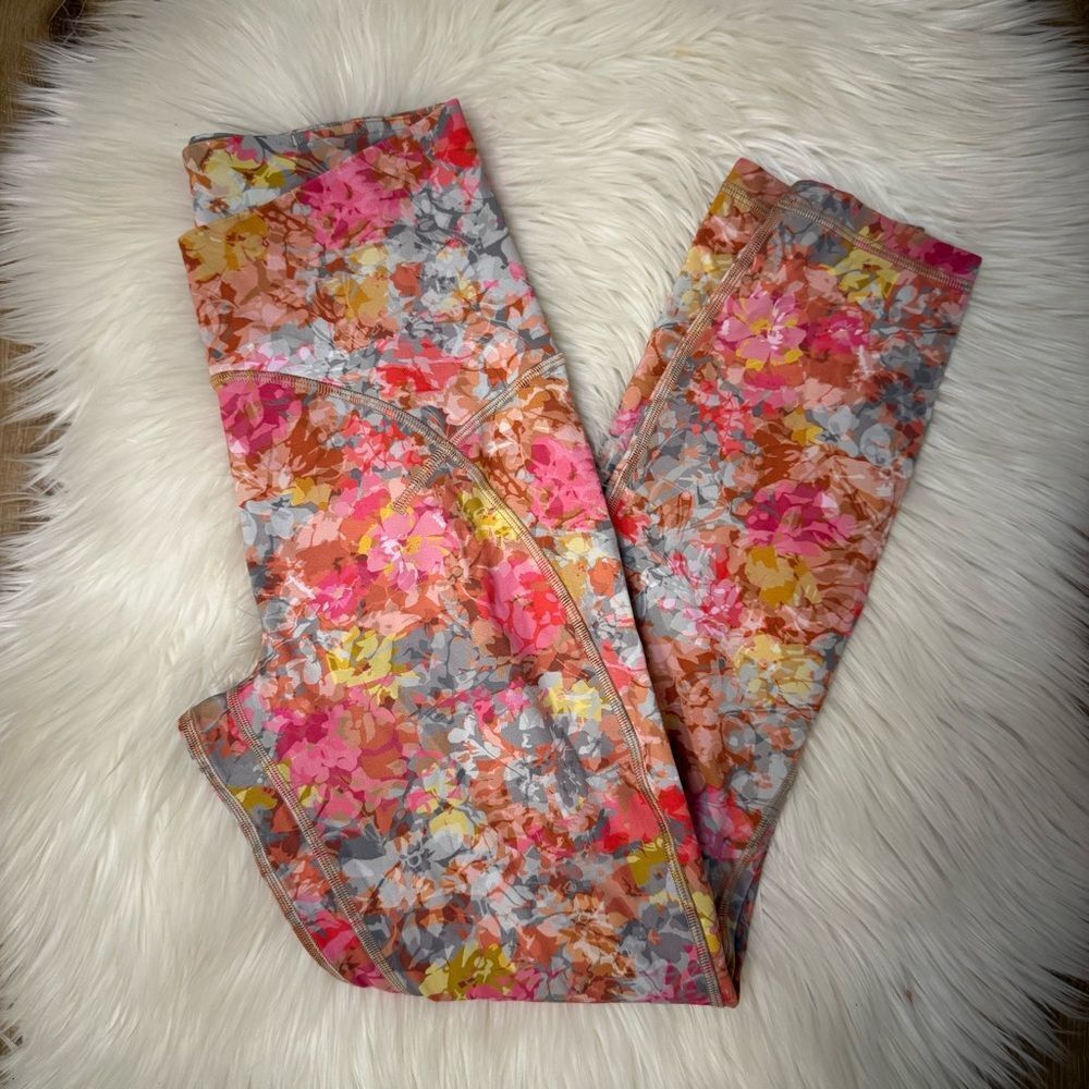 [lululemon athletica] Pink Floral Leggings -‎ Size 6 - Like New!